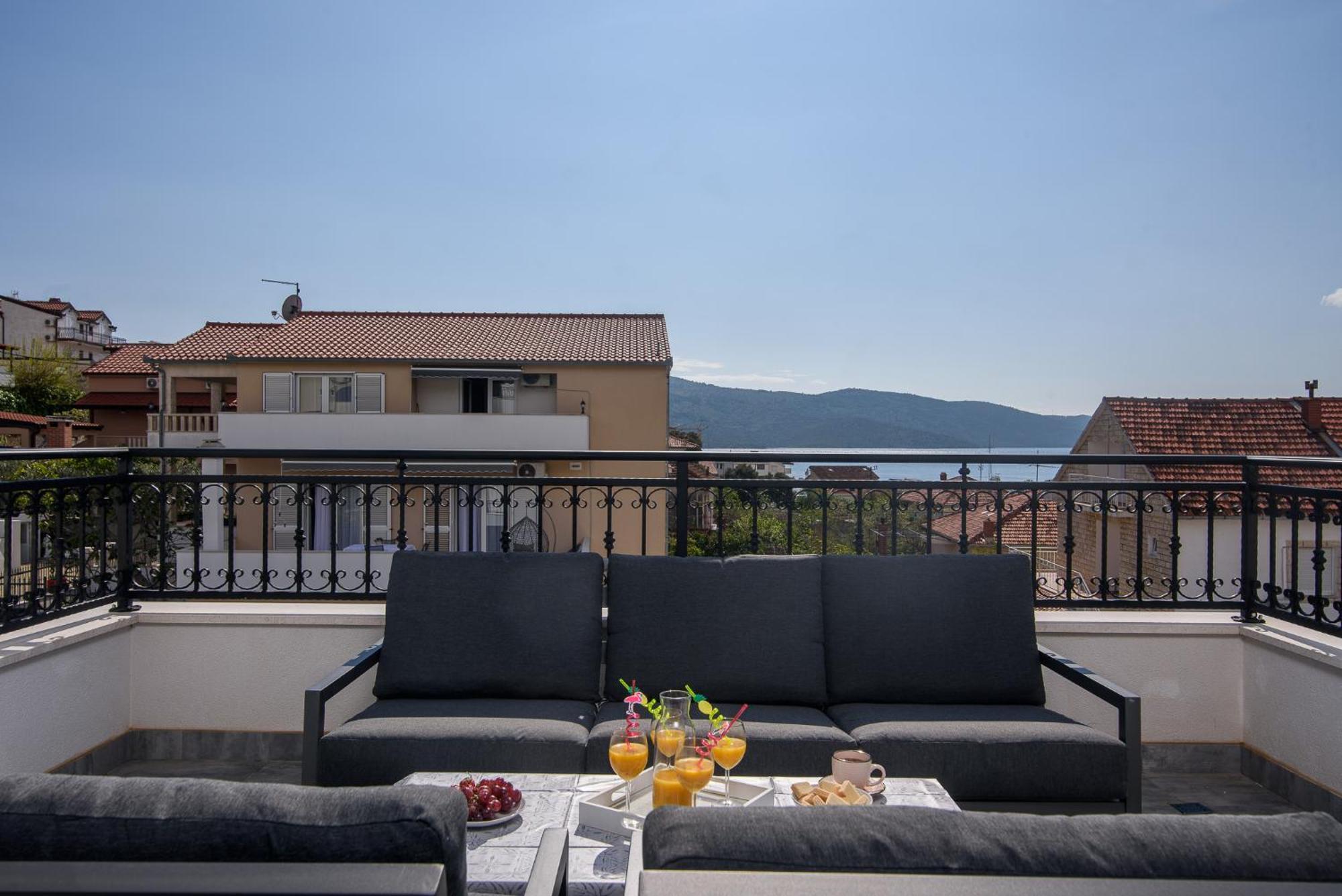 Villa Barbara & Zoran With Free Parking And Heated Swimming Pool Seget Vranjica Extérieur photo