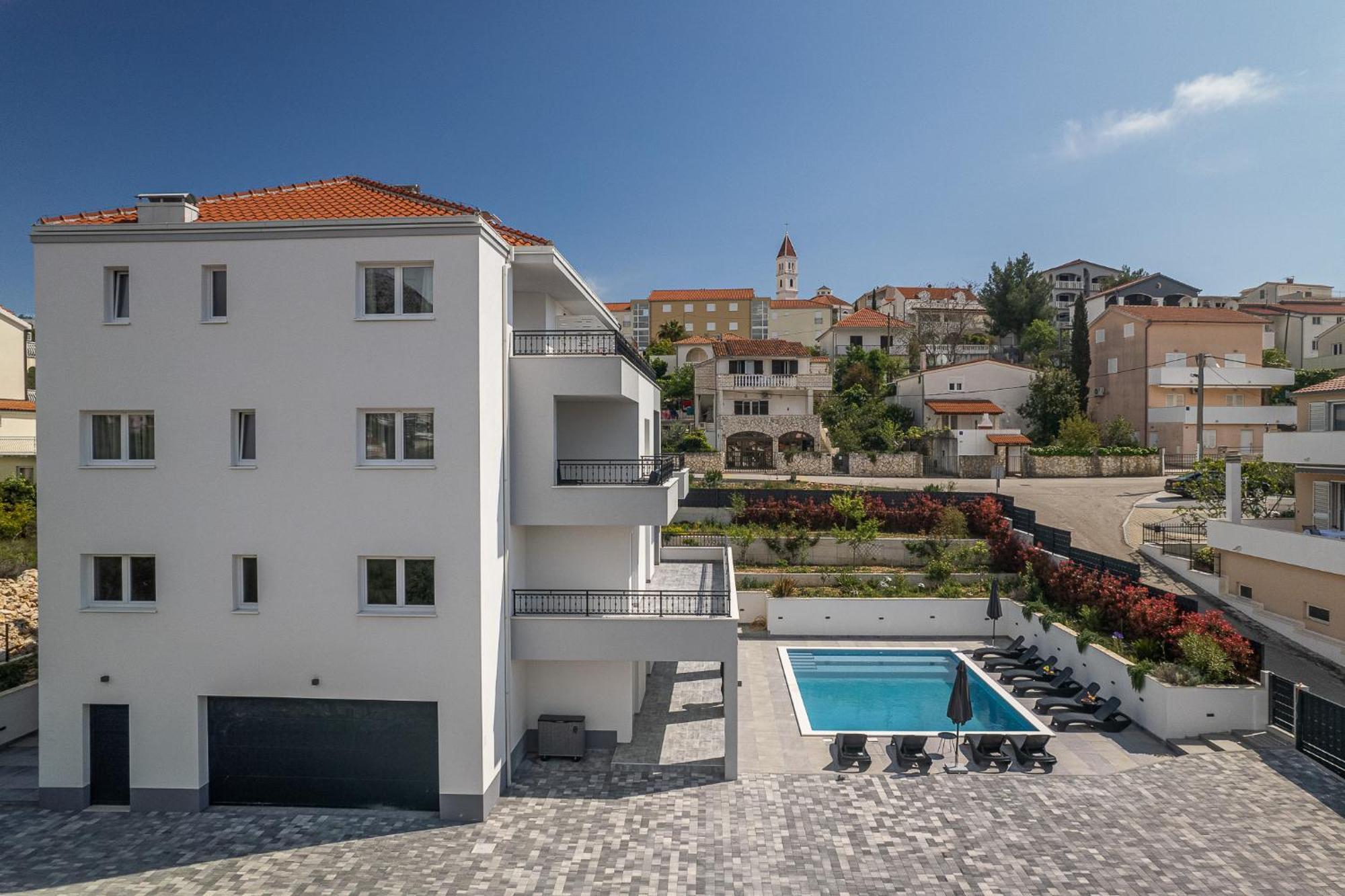 Villa Barbara & Zoran With Free Parking And Heated Swimming Pool Seget Vranjica Extérieur photo