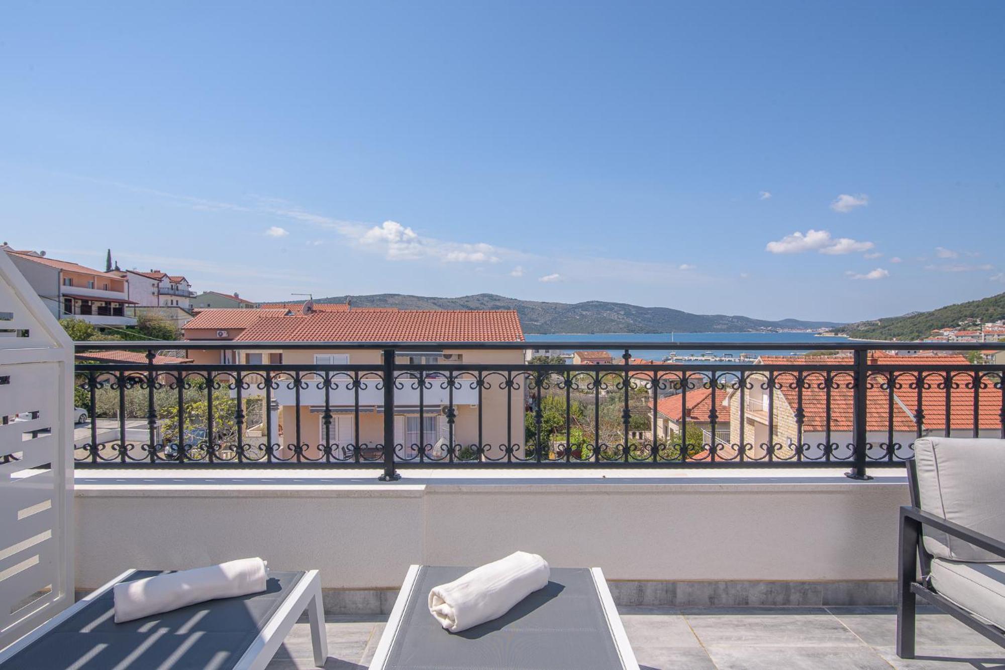 Villa Barbara & Zoran With Free Parking And Heated Swimming Pool Seget Vranjica Extérieur photo