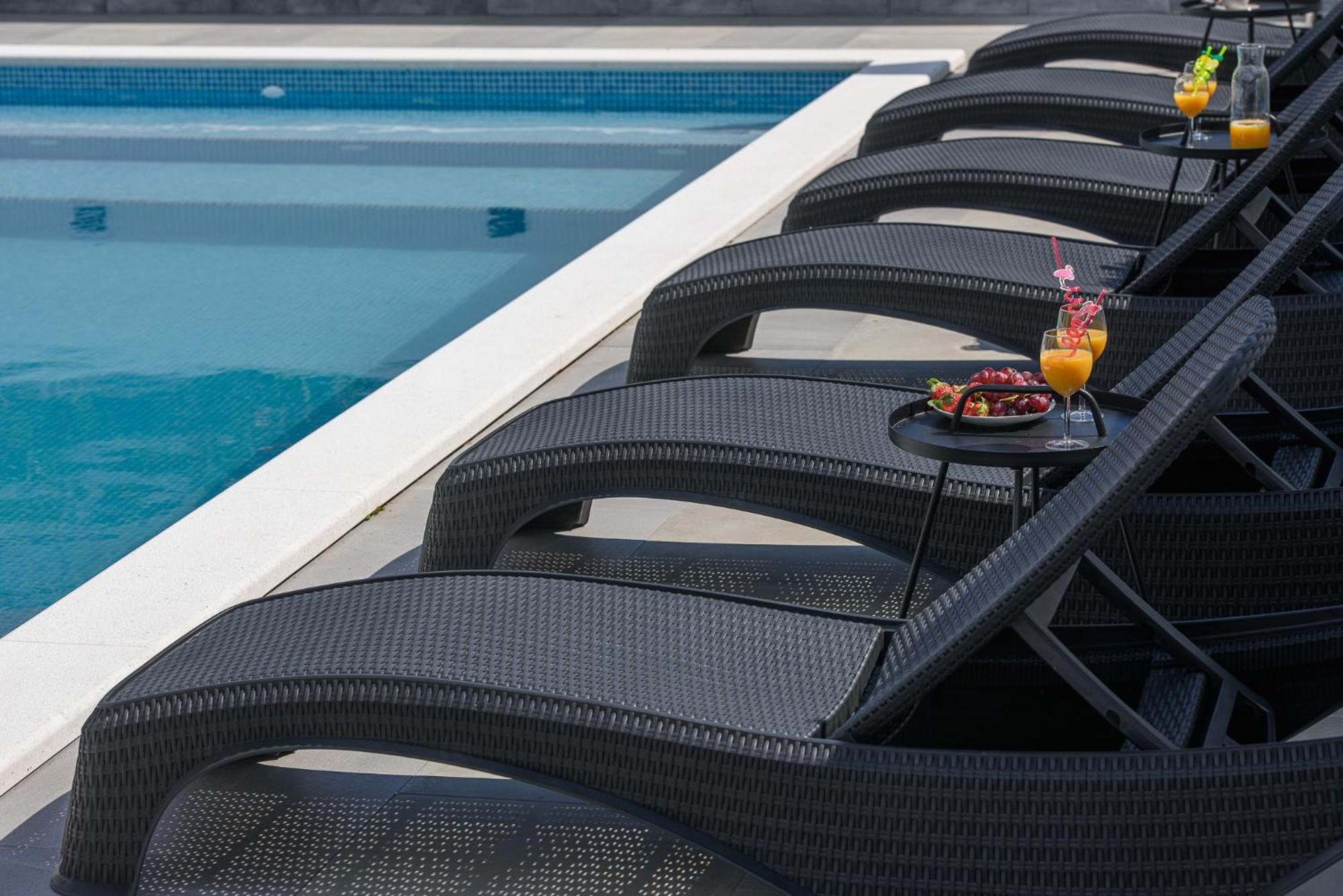 Villa Barbara & Zoran With Free Parking And Heated Swimming Pool Seget Vranjica Extérieur photo