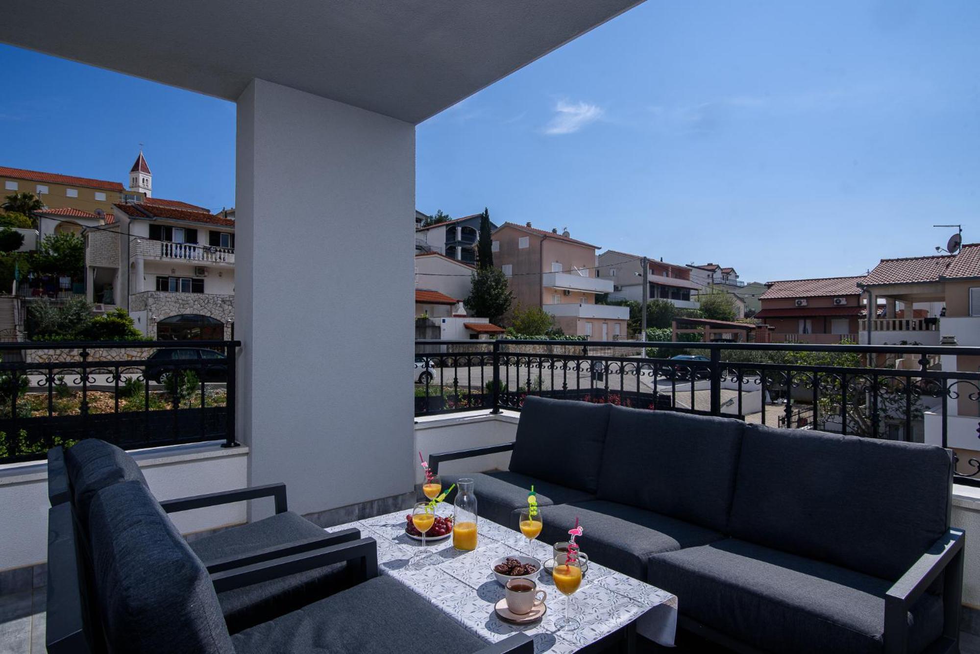 Villa Barbara & Zoran With Free Parking And Heated Swimming Pool Seget Vranjica Extérieur photo