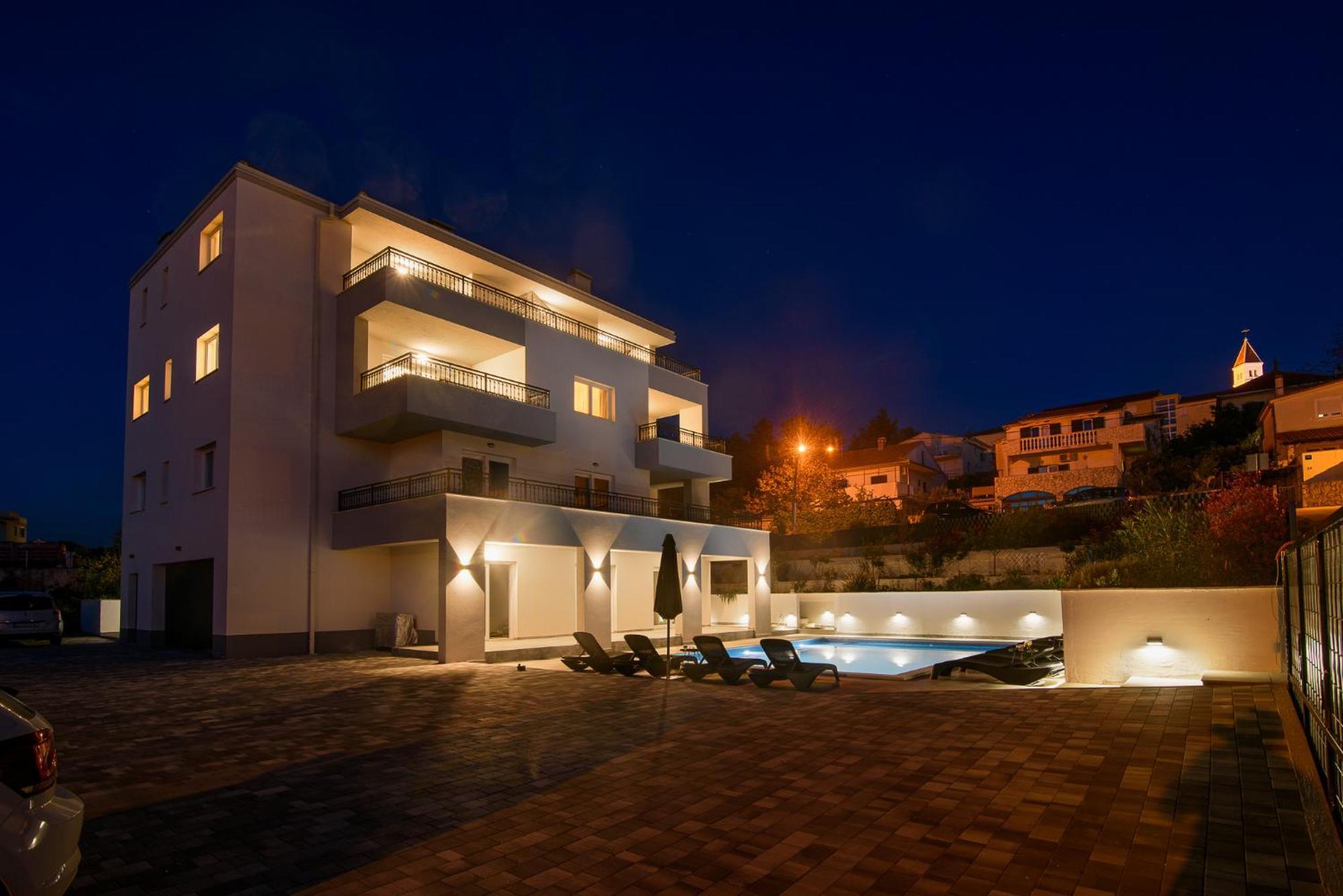Villa Barbara & Zoran With Free Parking And Heated Swimming Pool Seget Vranjica Extérieur photo