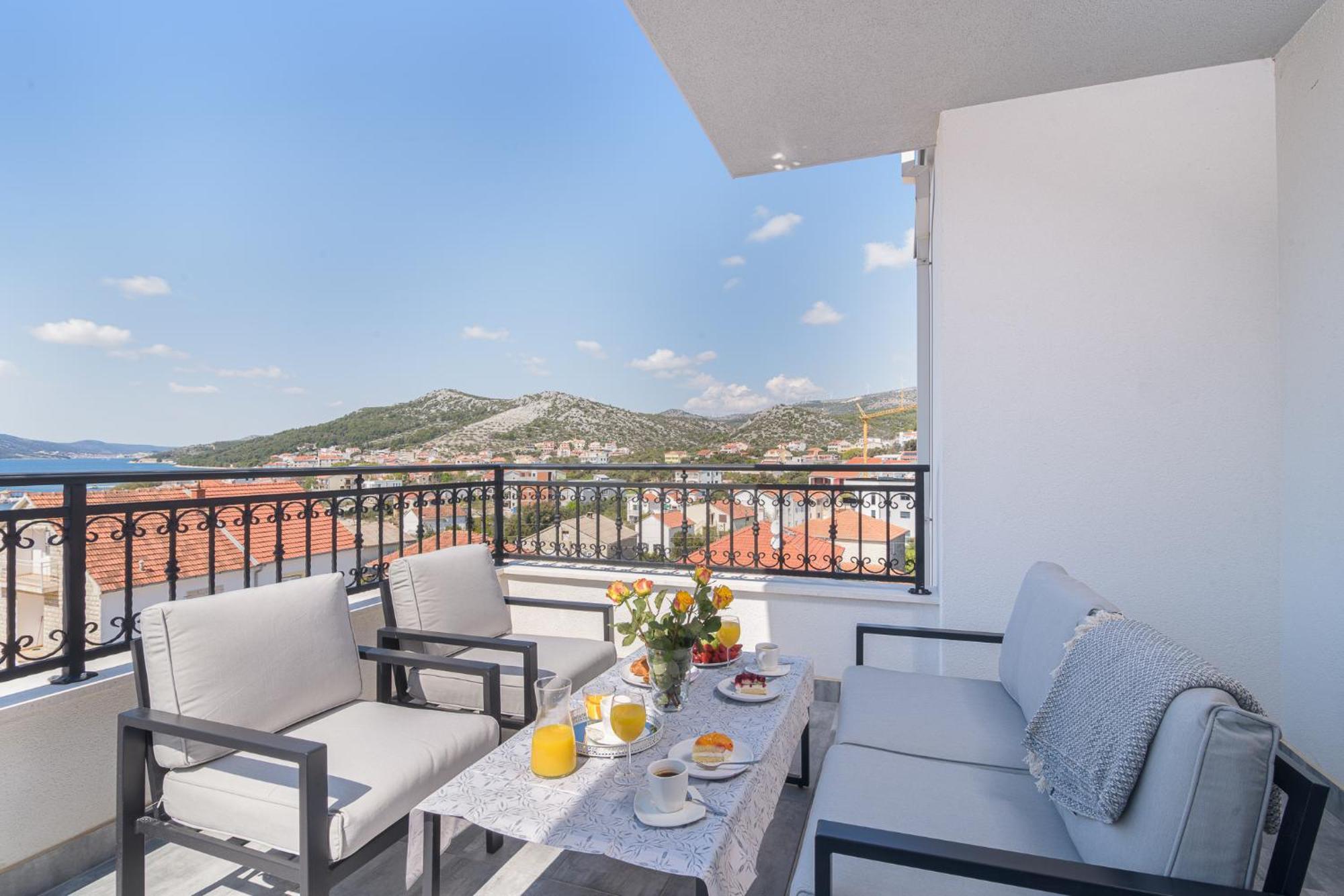 Villa Barbara & Zoran With Free Parking And Heated Swimming Pool Seget Vranjica Extérieur photo