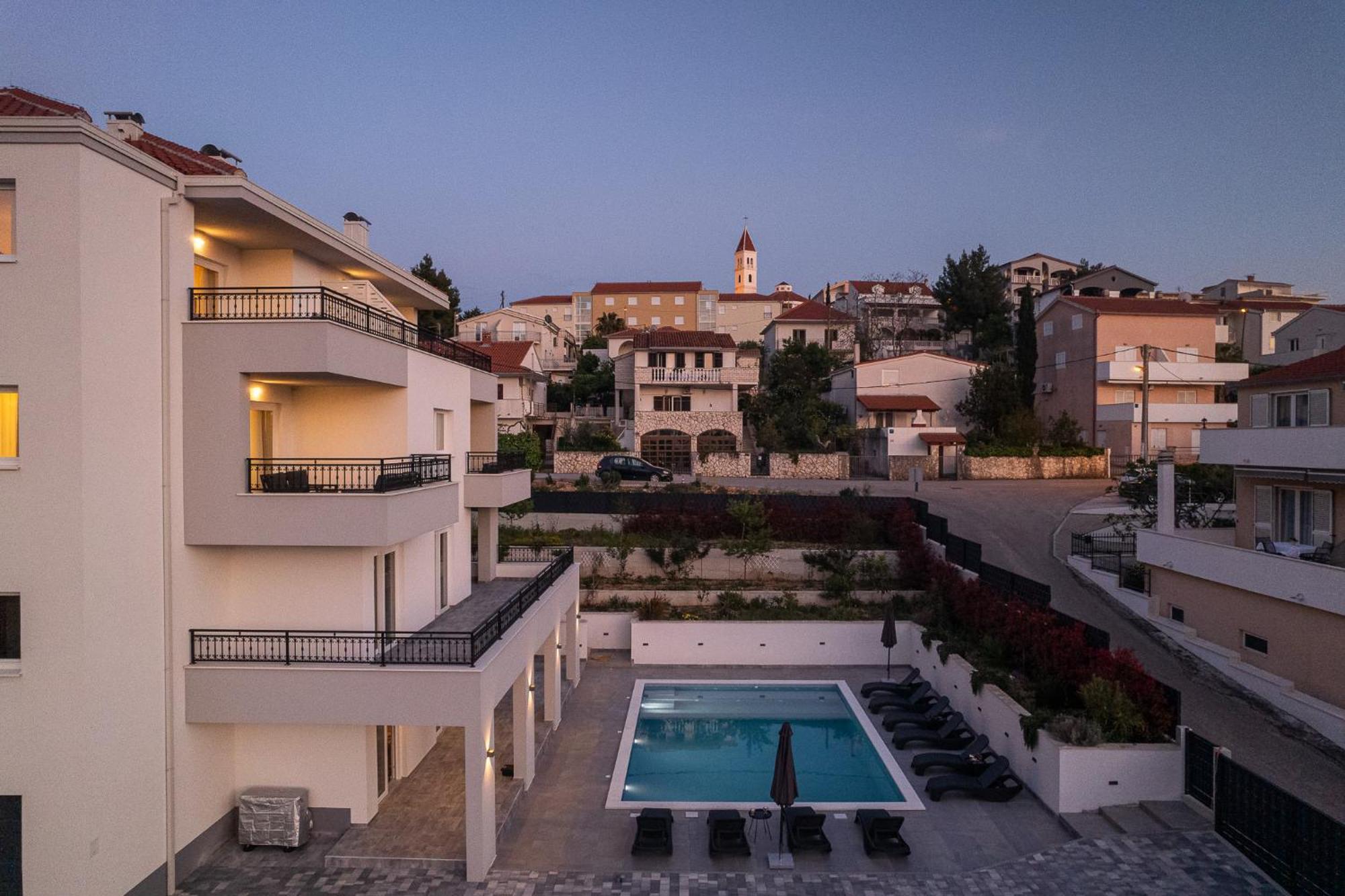 Villa Barbara & Zoran With Free Parking And Heated Swimming Pool Seget Vranjica Extérieur photo