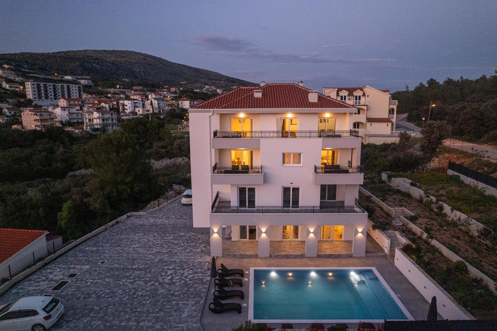 Villa Barbara & Zoran With Free Parking And Heated Swimming Pool Seget Vranjica Extérieur photo