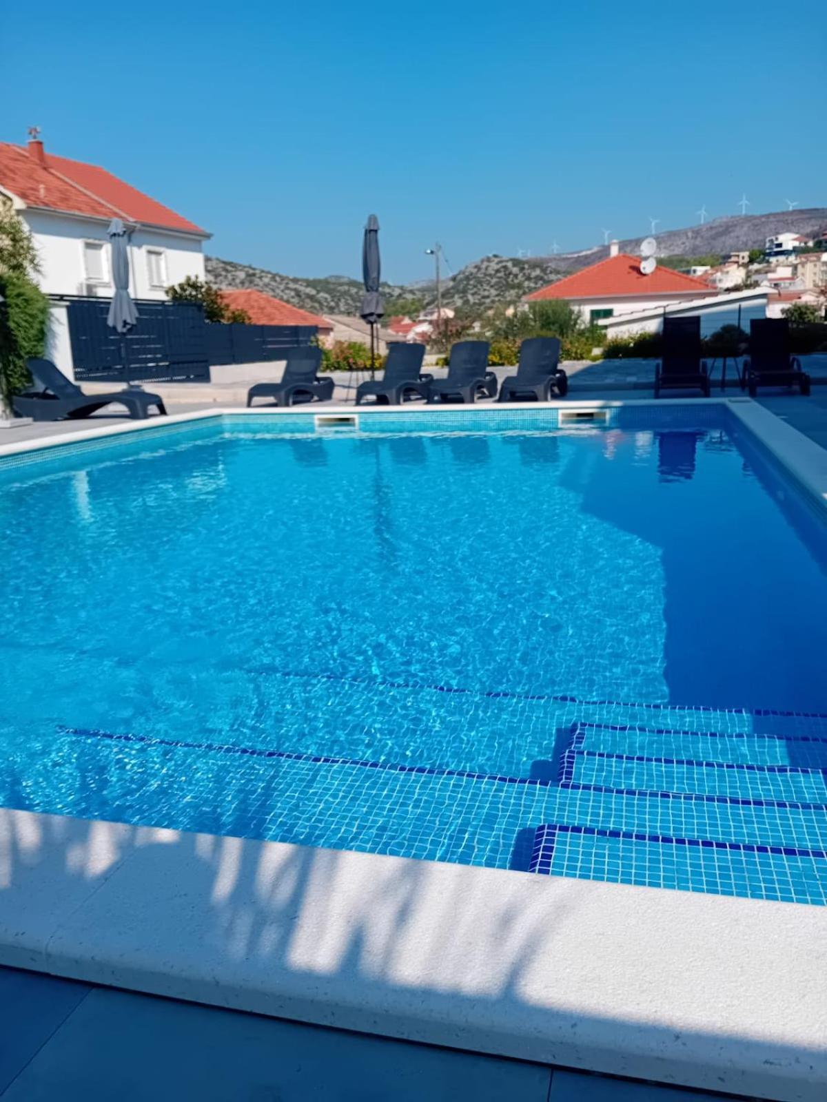 Villa Barbara & Zoran With Free Parking And Heated Swimming Pool Seget Vranjica Extérieur photo